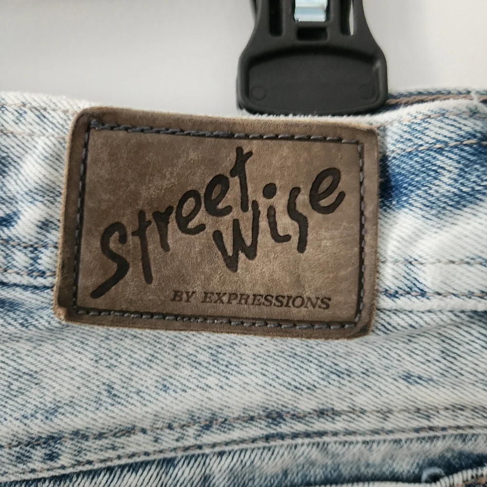Street Wise By Expressions Acid Wash Jean Shorts Sz 31